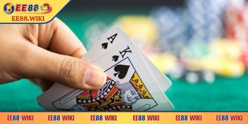 Xì Dách EE88 – Game Bài Đỉnh Cao, Chơi Là Thích Mê Ngay 2 Nắm vững luật rút và tính điểm là chìa khóa để làm chủ bàn chơi
